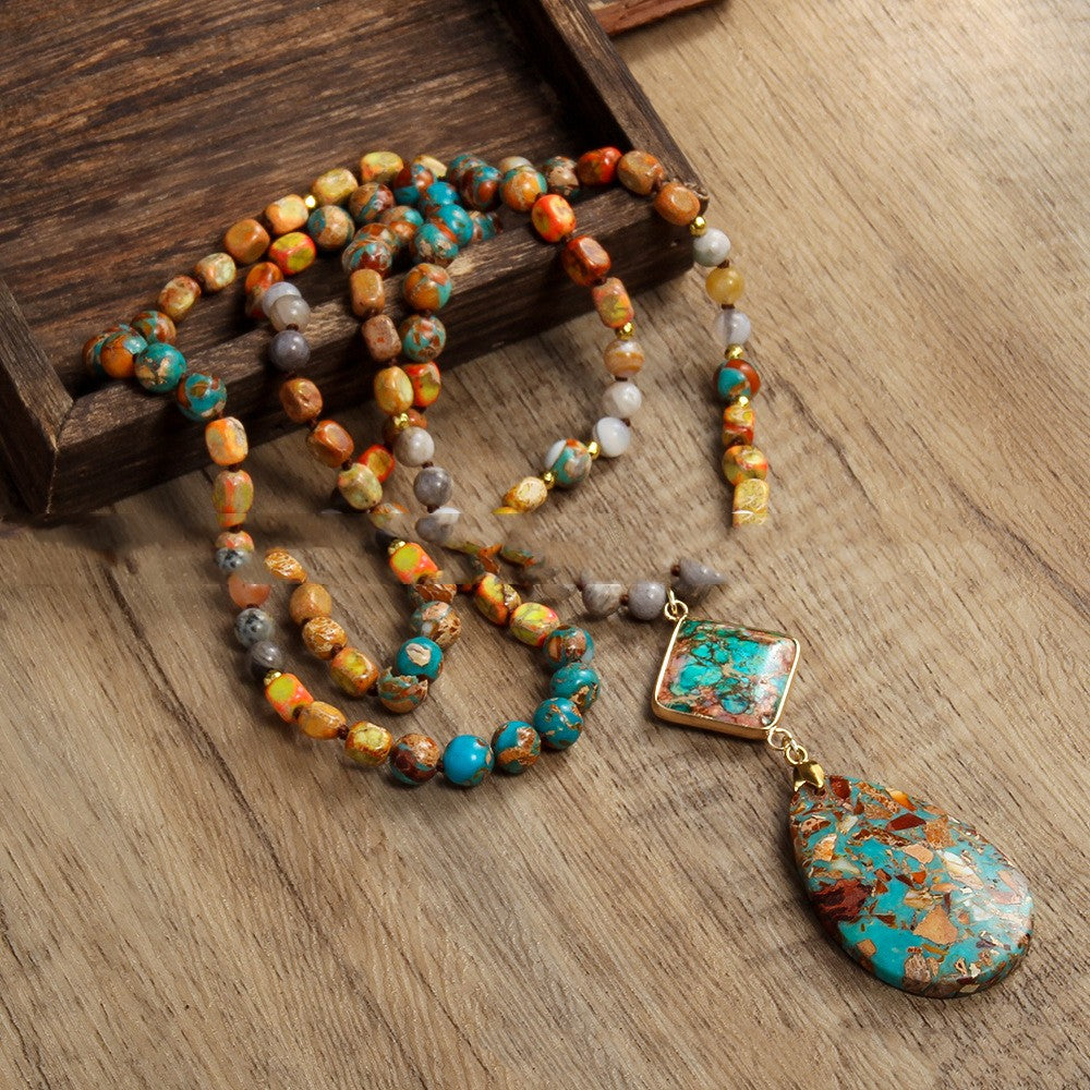 Knotted Necklace With A Diamond-shaped Water-drop Pendant