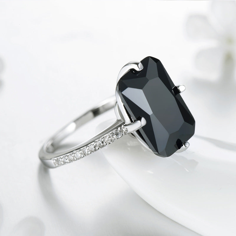 Luxury Inlaid Rectangular Zircon Ring
