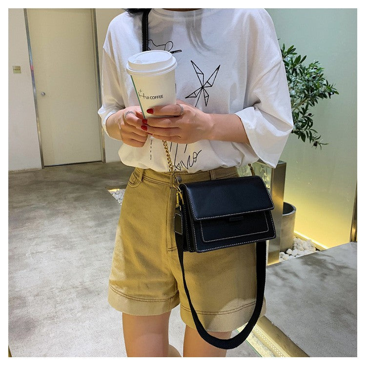 Crossbody red square bag
