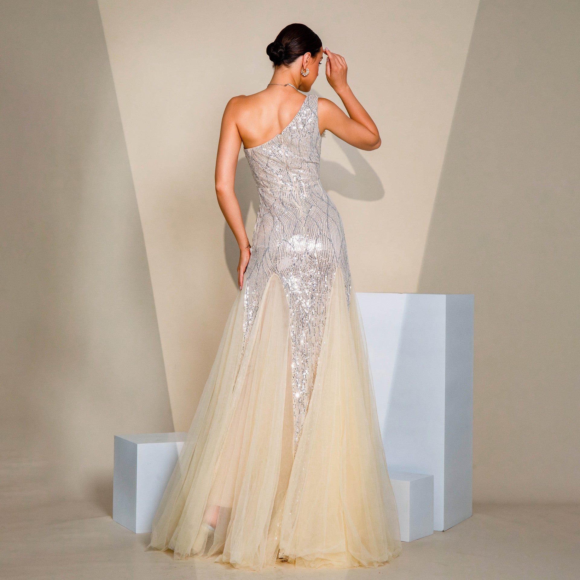 One-shoulder Diagonal Collar Slim-fit Sheath Sequined Slit Evening Dress