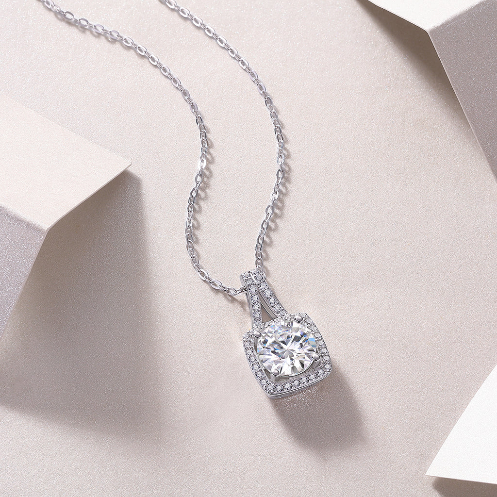 Small Square Diamond - Set With Top-quality Moissanite, Fashionable And Light Luxury Jewelry, Silver Pendant Necklace S925, Silver-plated Platinum
