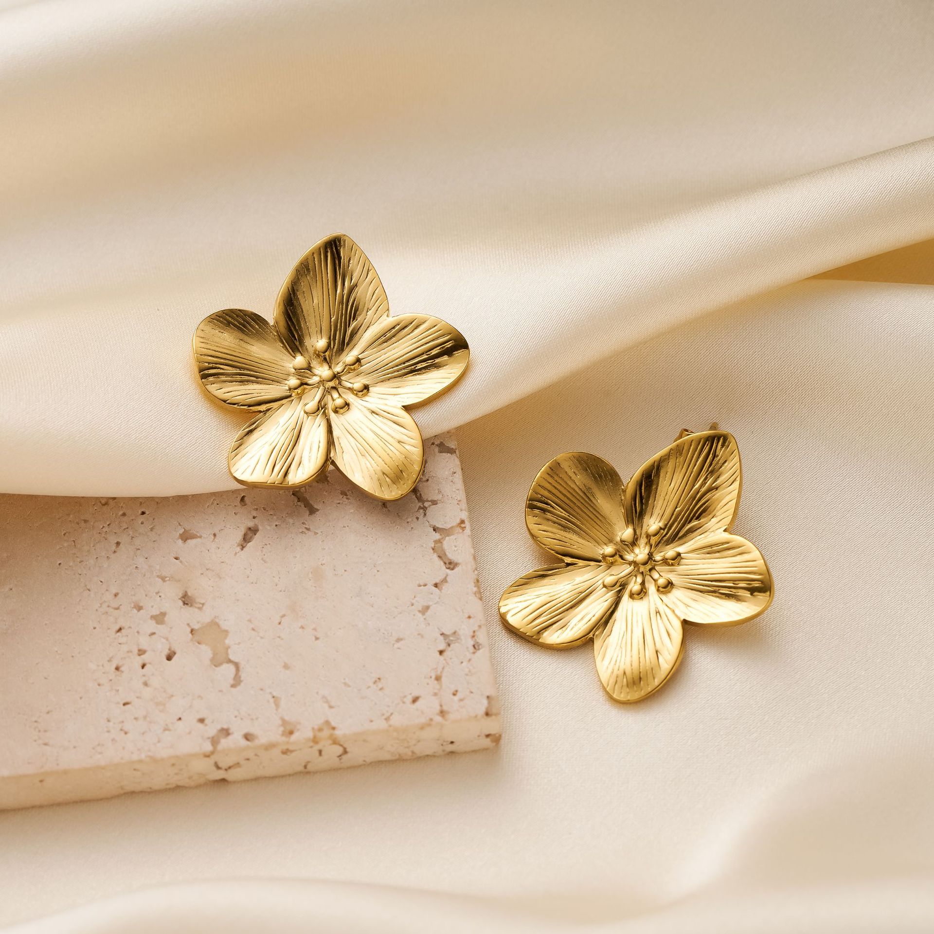 Non-fading Titanium Steel Flower Stud Earrings